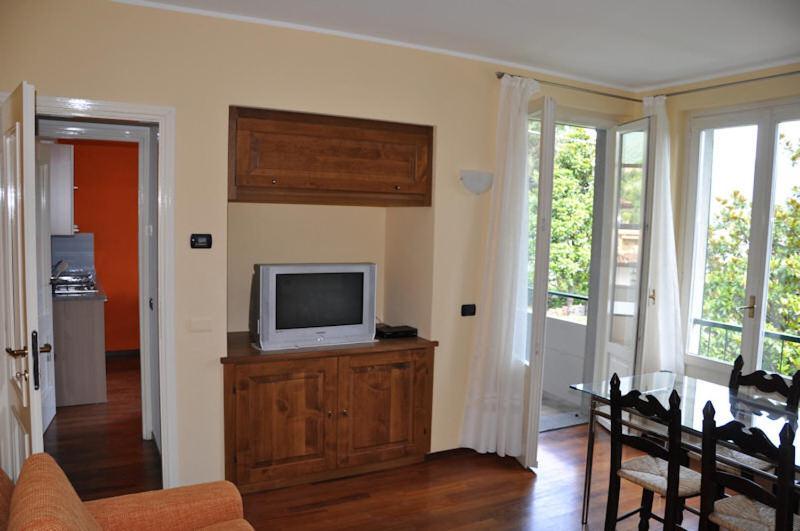 Casa Dina Apartment Домасо Екстериор снимка